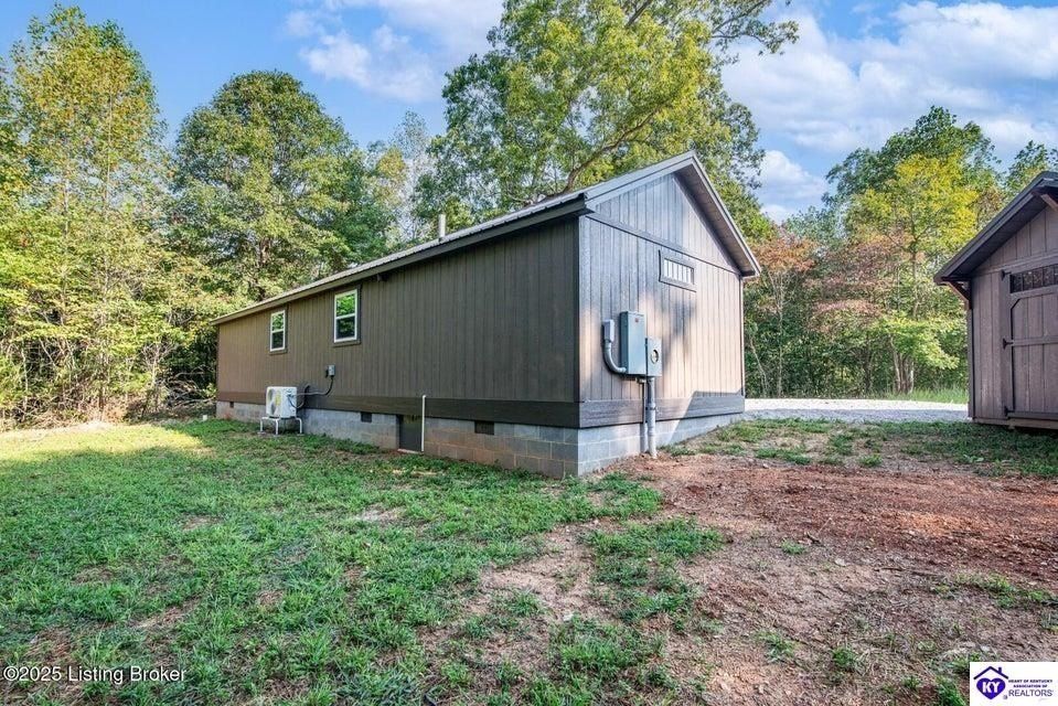 133 Tanyard Hollow Road. Munfordville, KY 42765