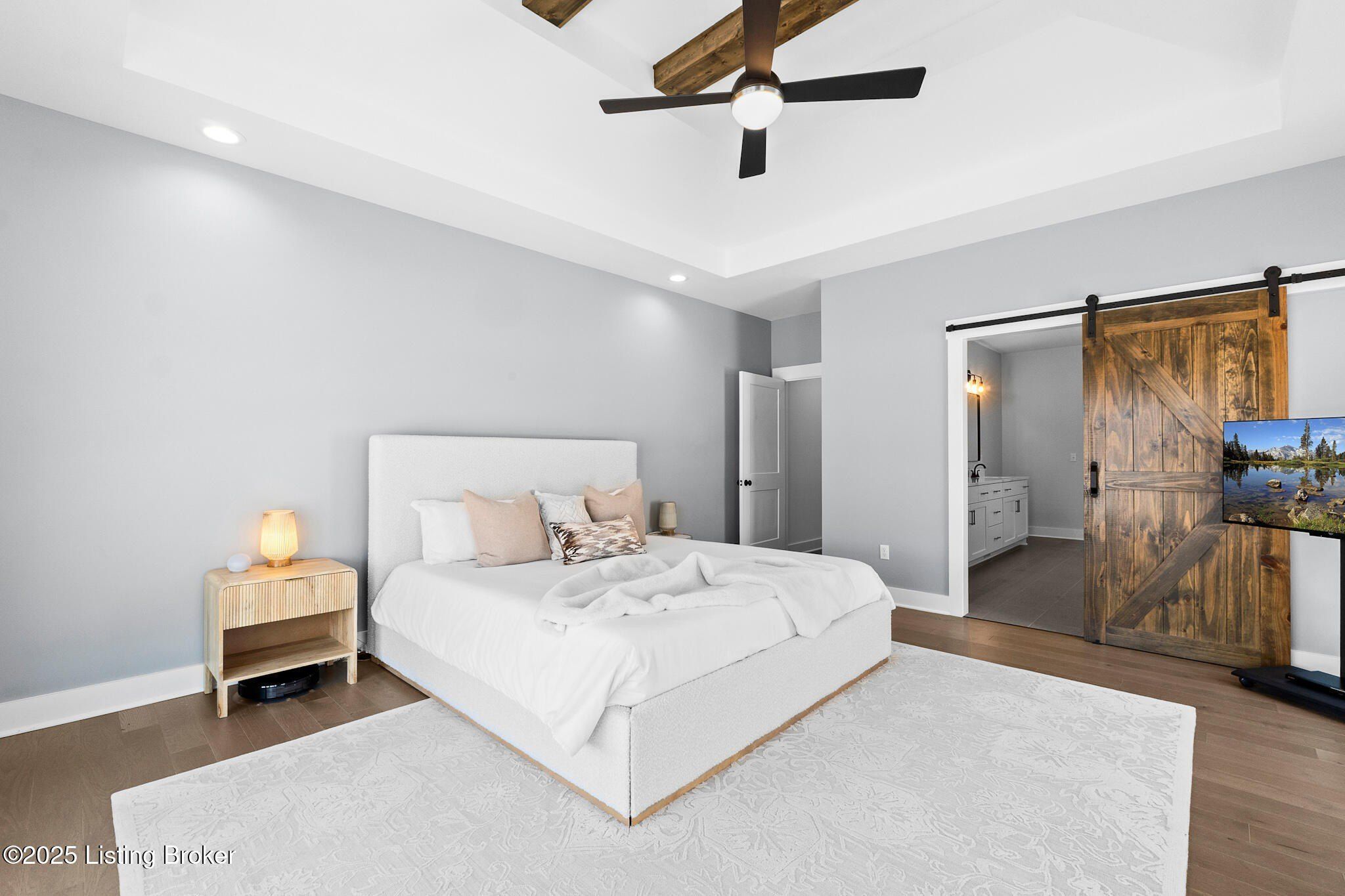 100 Sparrow Ln. Fisherville, KY 40023