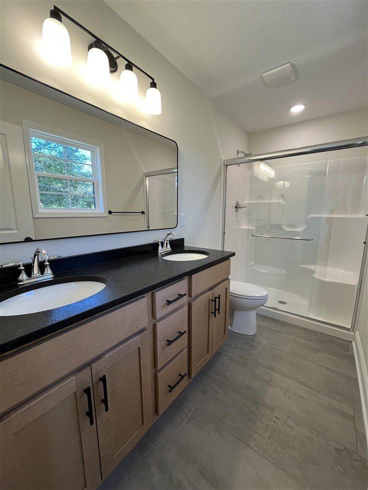 1161 Shallowford Street. Bowling Green, KY 42102