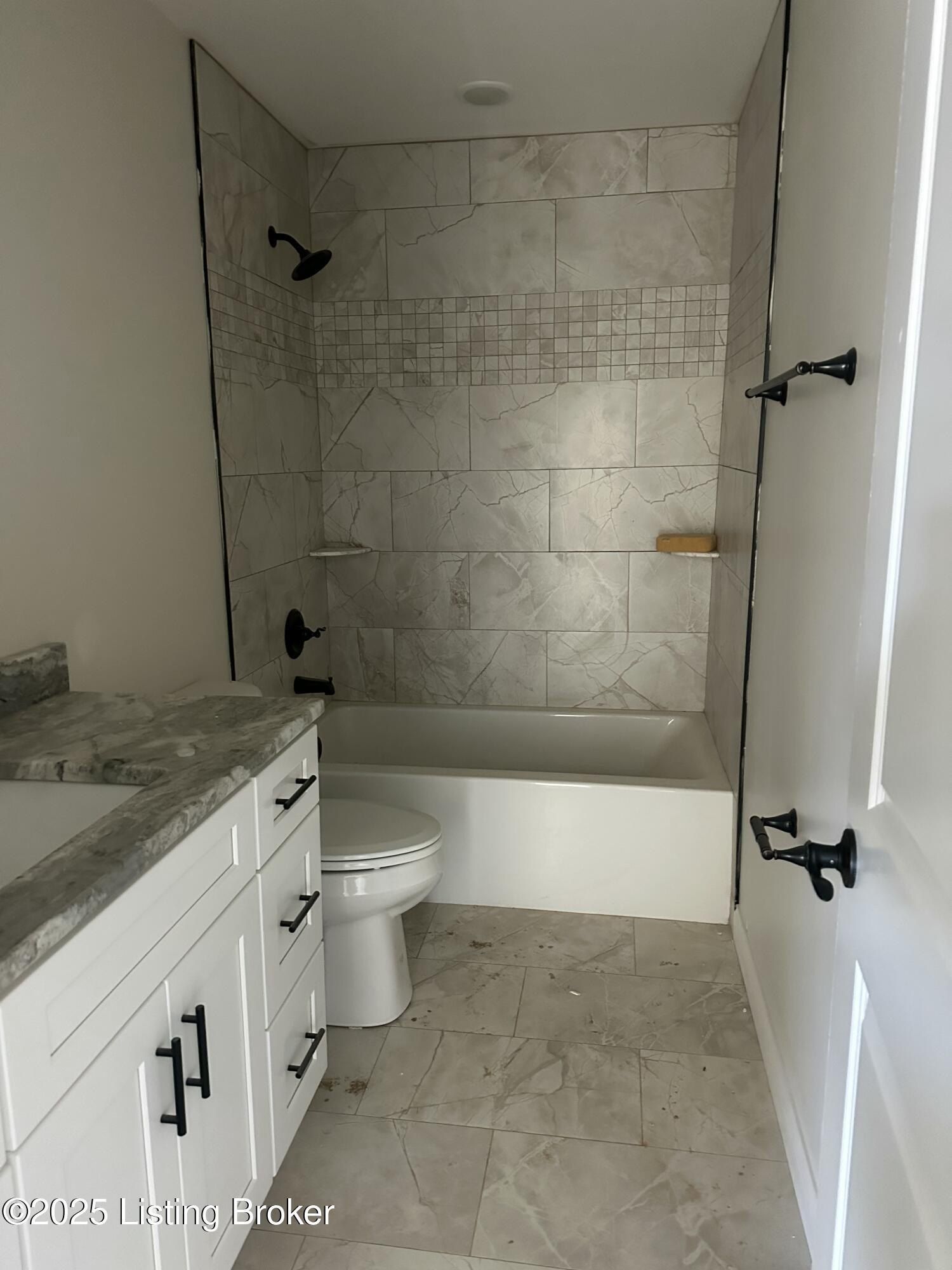 4706 Quinn Dr. Louisville, KY 40216