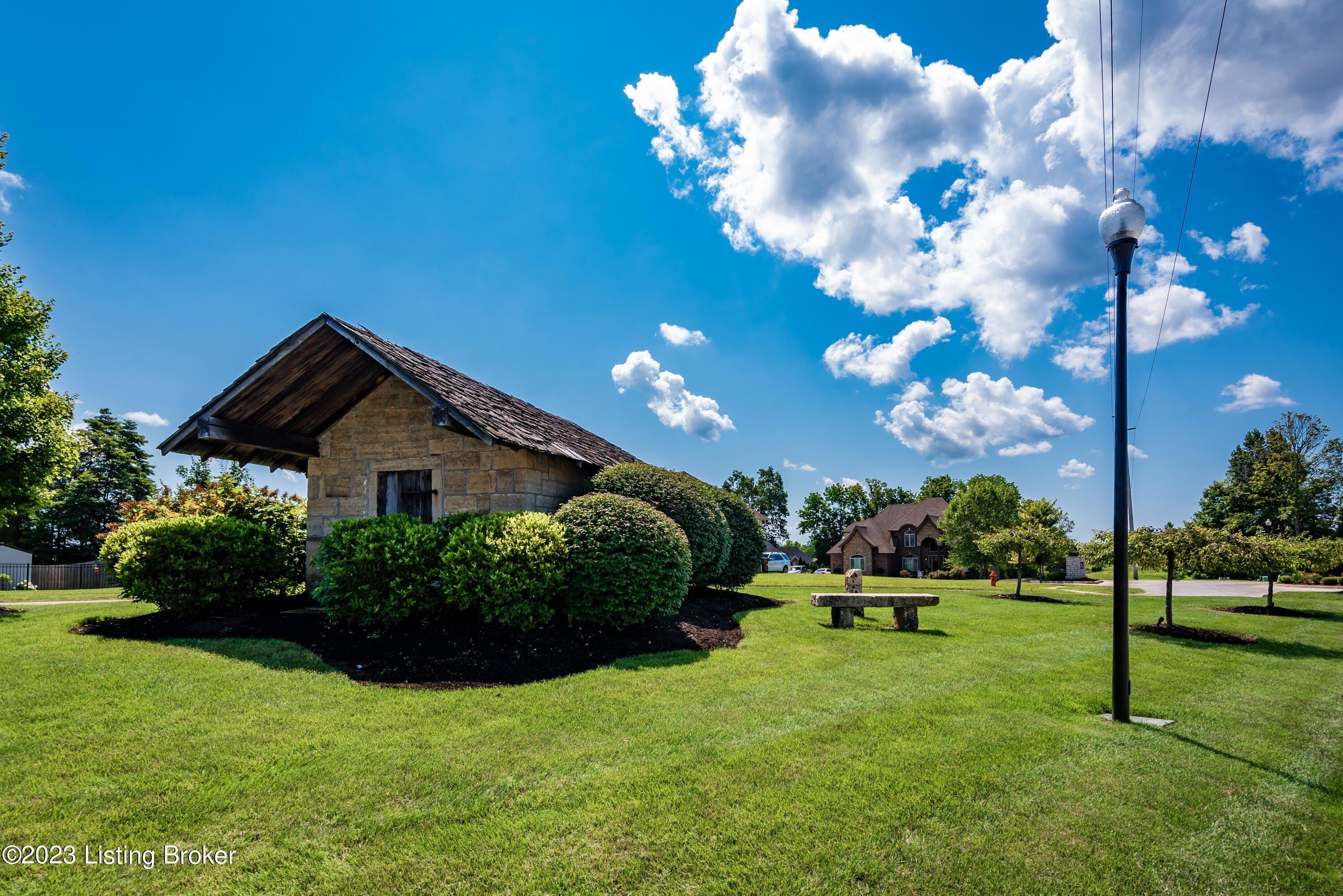 423 Misty Green Ct. Mt Washington, KY 40047