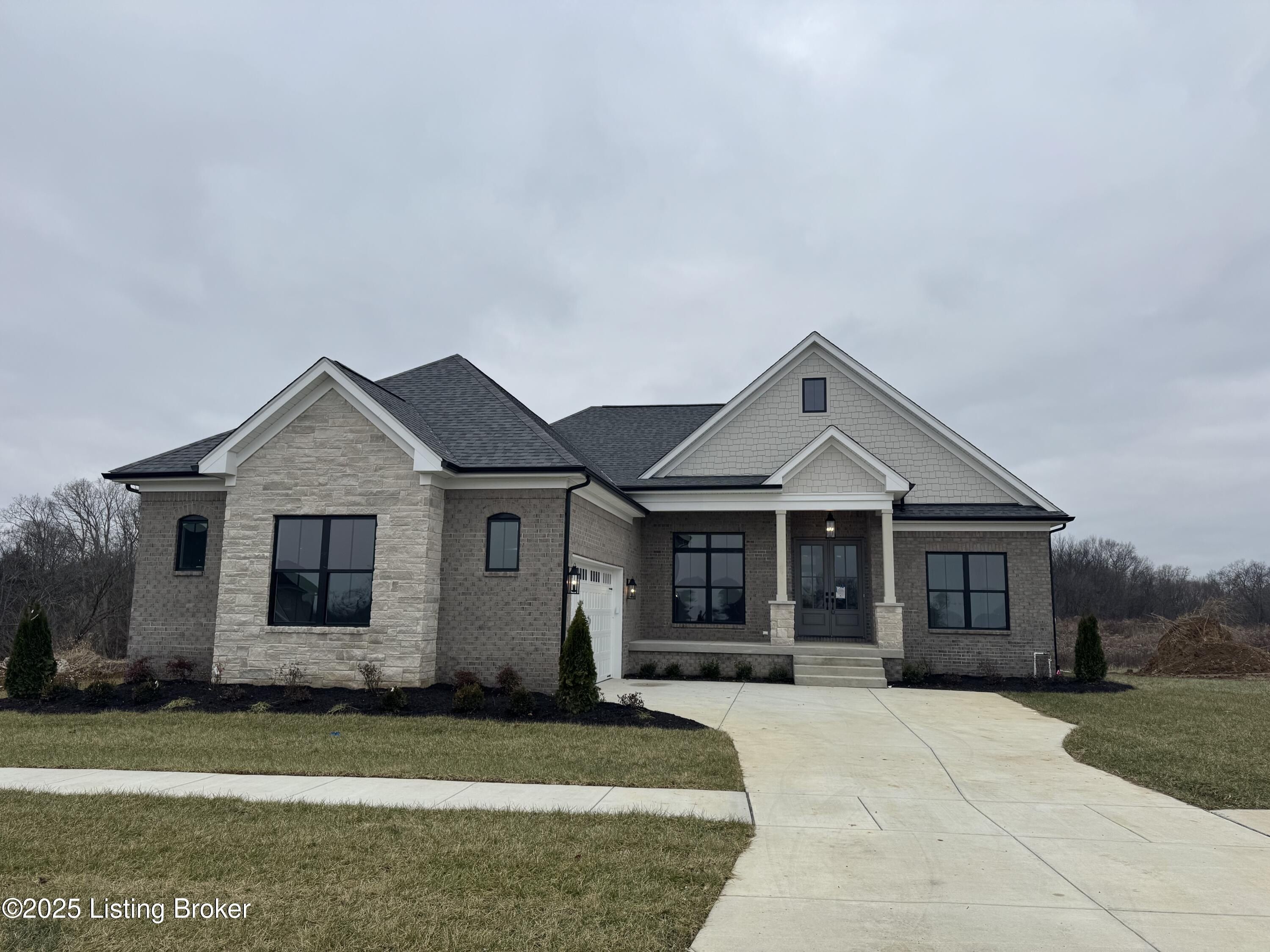 17824 Shakes Creek Dr. Fisherville, KY 40023