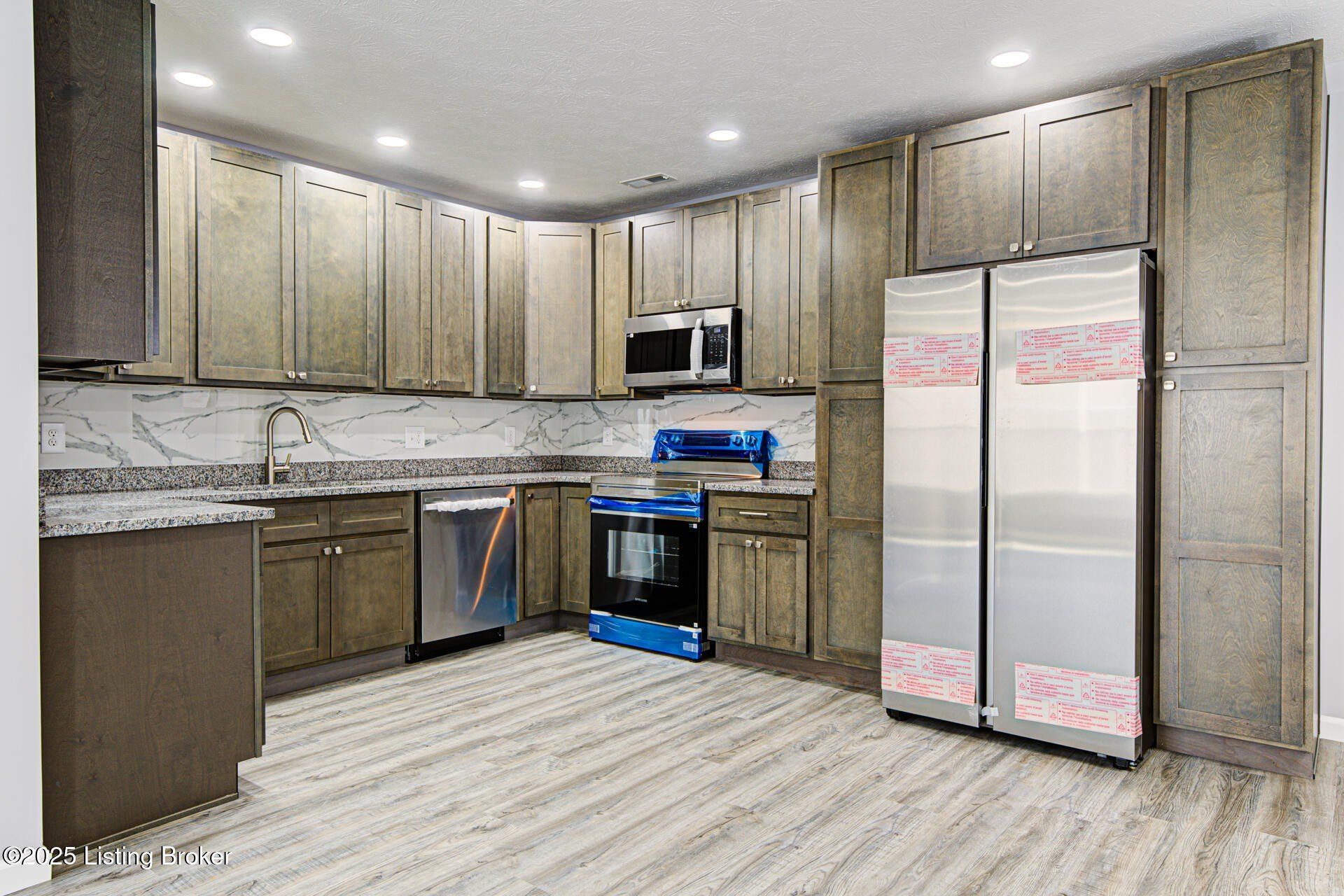 Vine Grove, KY 40175