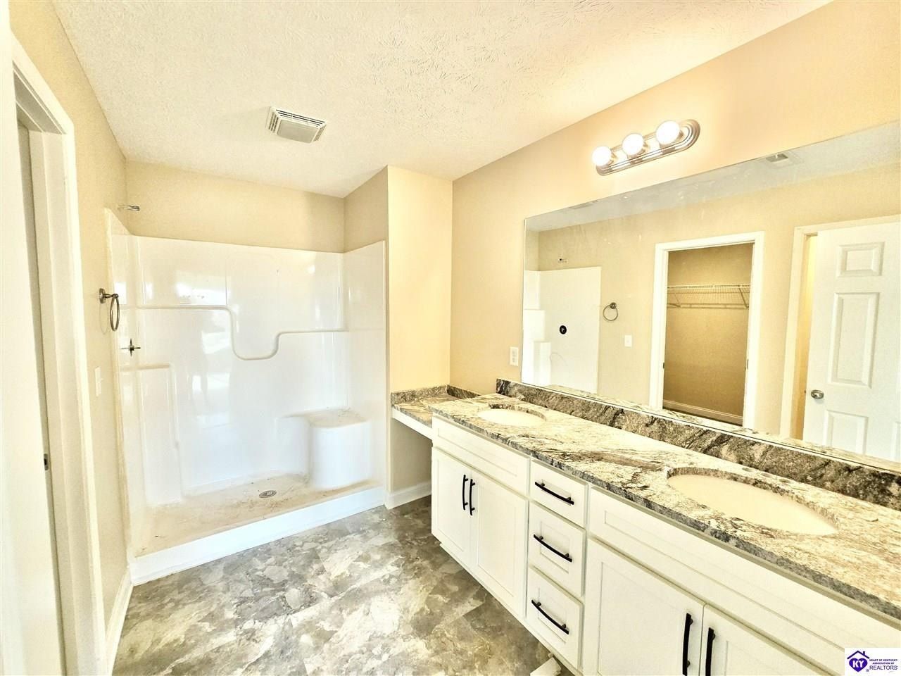 214 Dixon Circle. Vine Grove, KY 40175