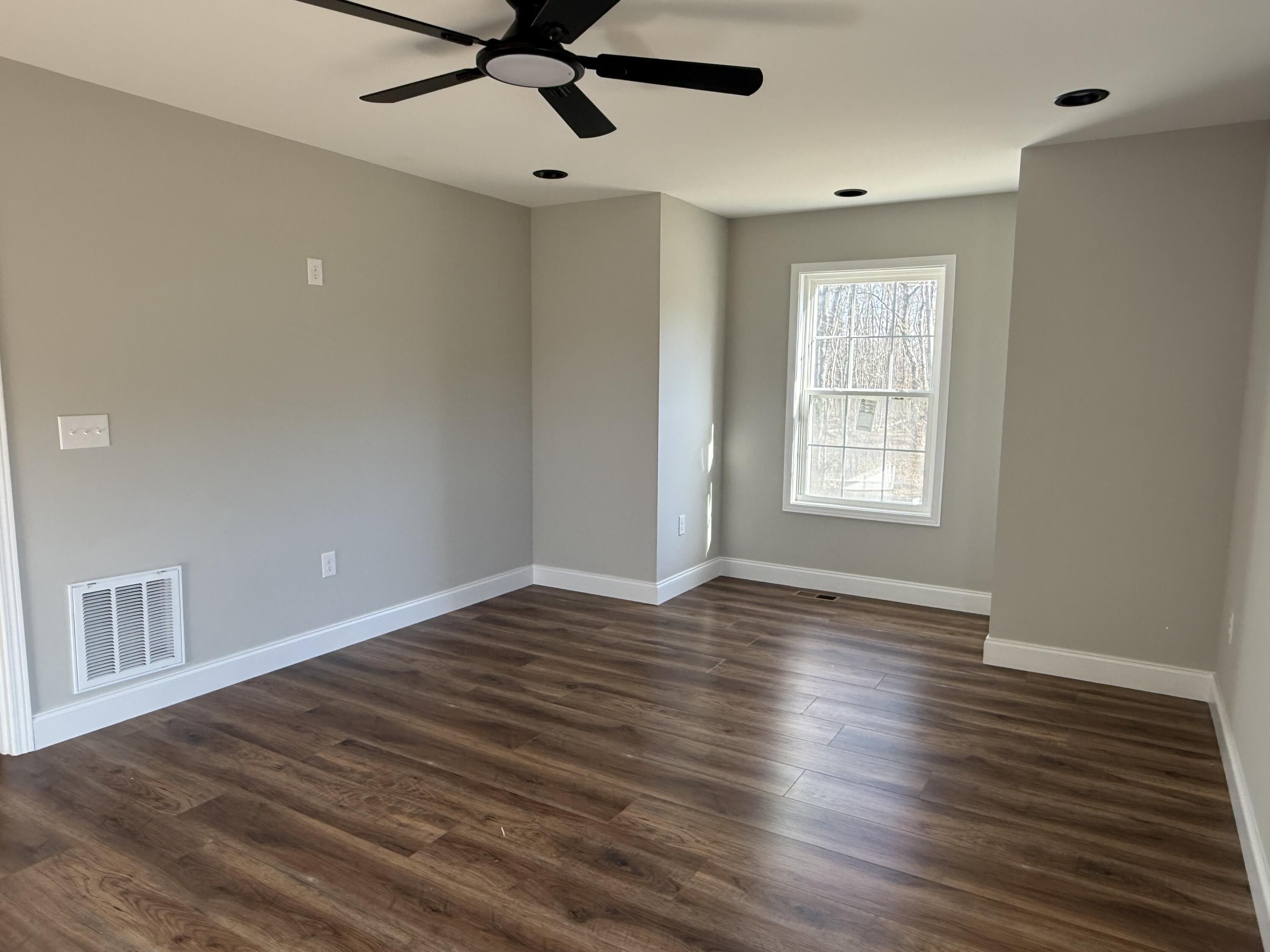 51 Bulls Branch Road. East Bernstadt, KY 40729