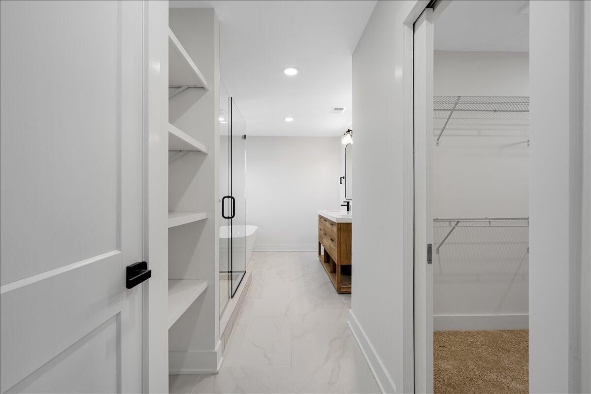 1069 Squirrel Nest Lane. Lexington, KY 40509