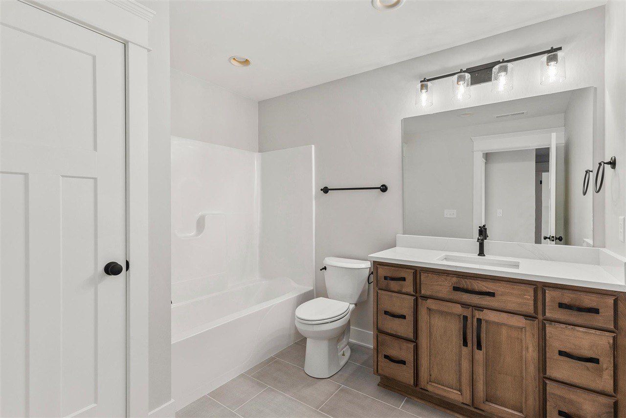 3267 Upper Gable Drive. Bowling Green, KY 42101