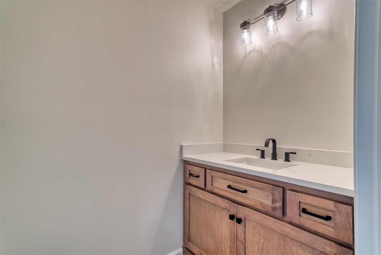 125 Fairfield Drive. Russellville, KY 42276