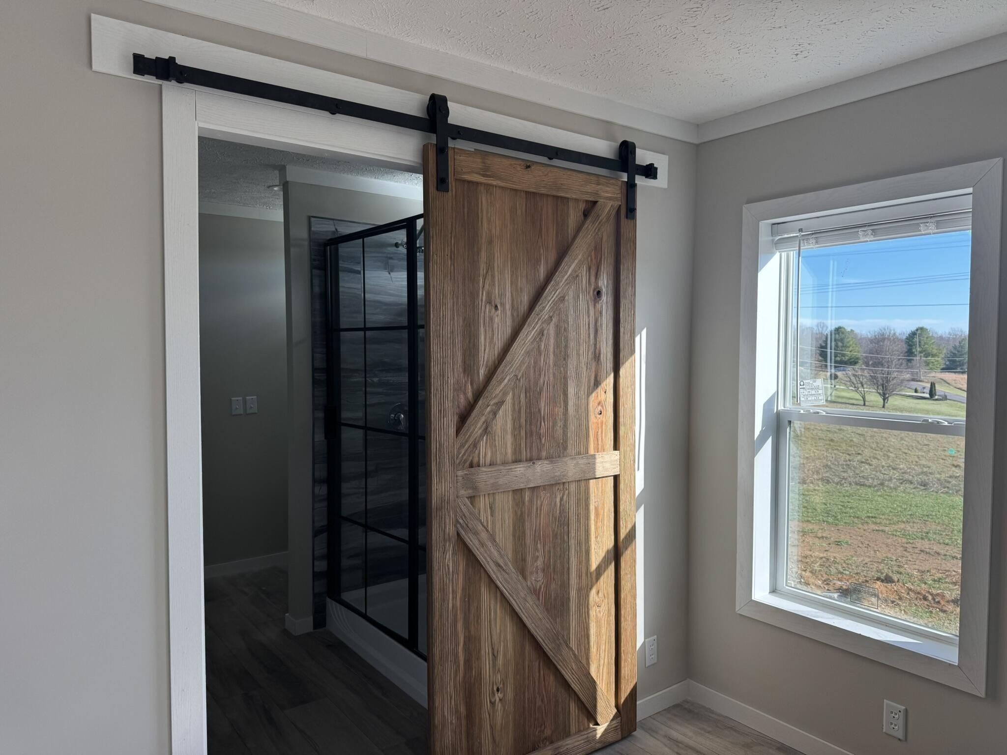 357 Lawless Lane. Jamestown, KY 42629