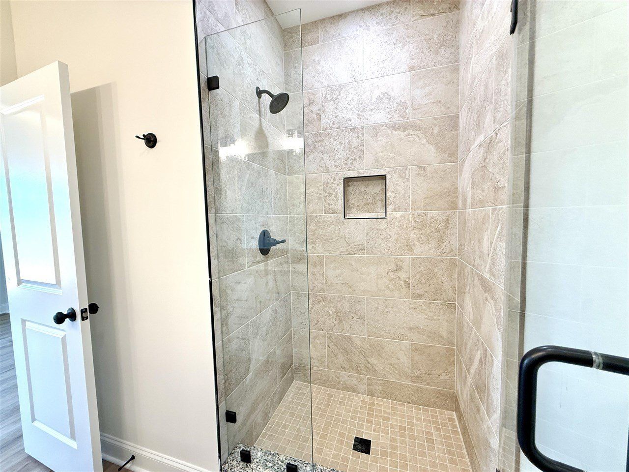 213 Nicklaus Avenue. Glasgow, KY 42141