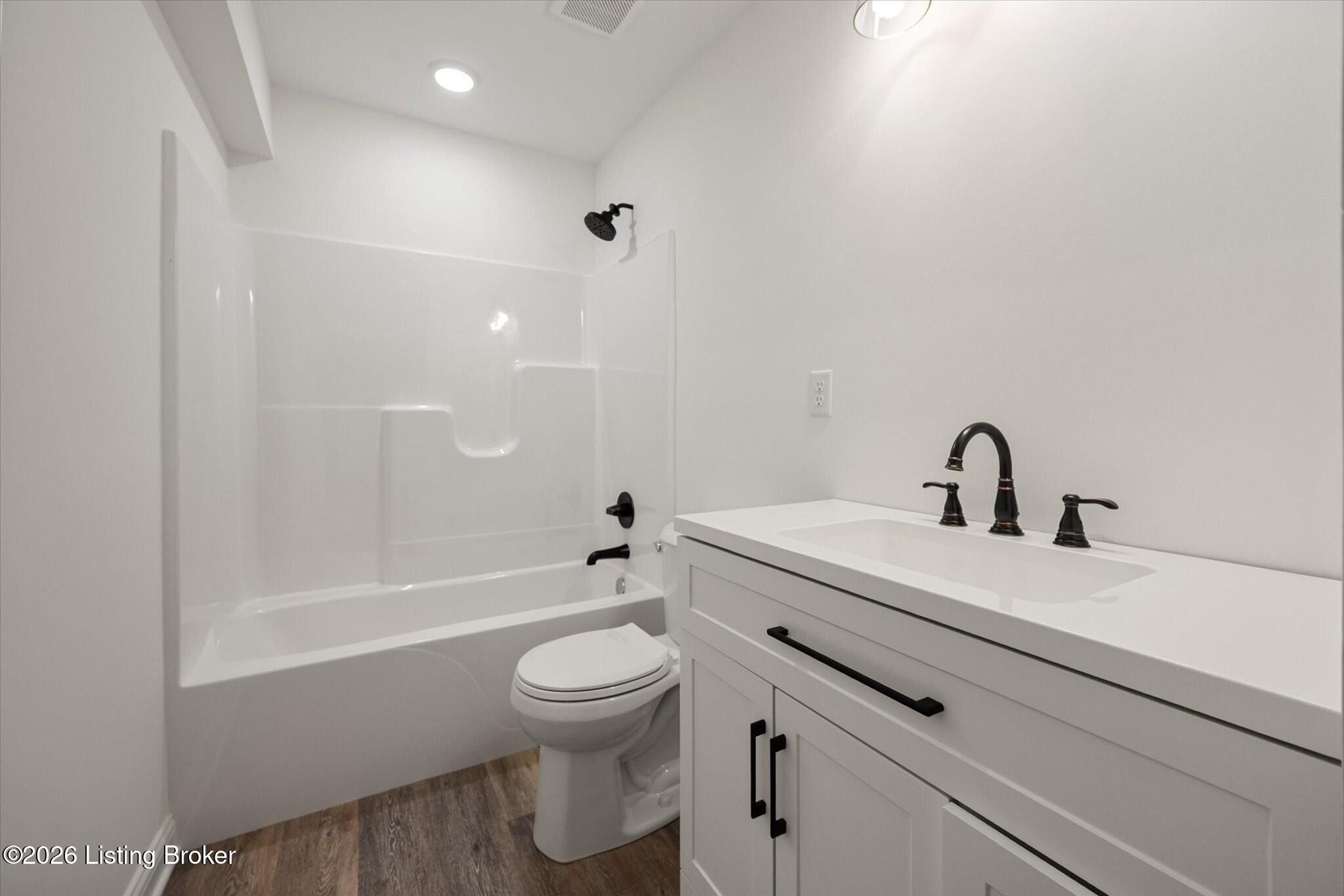 150 Broken Arrow Ct. Mt Washington, KY 40047