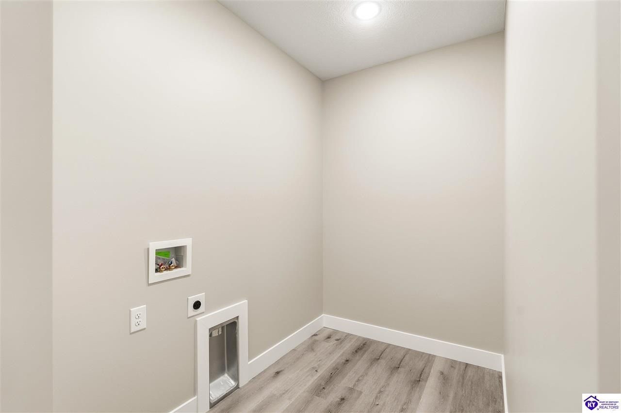 68 Betty Boyd Lane. Brandenburg, KY 40108