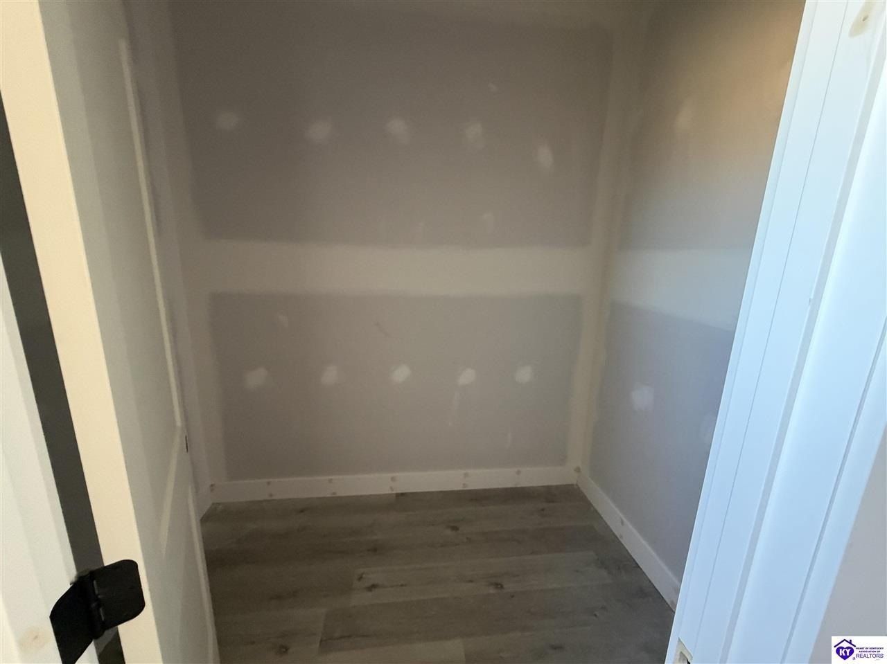 10 Betty Boyd Lane. Brandenburg, KY 40108