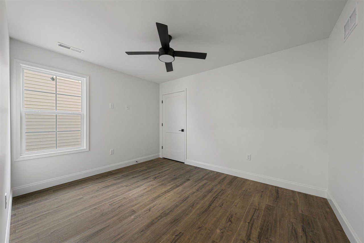 Vining Lane. Bowling Green, KY 42104