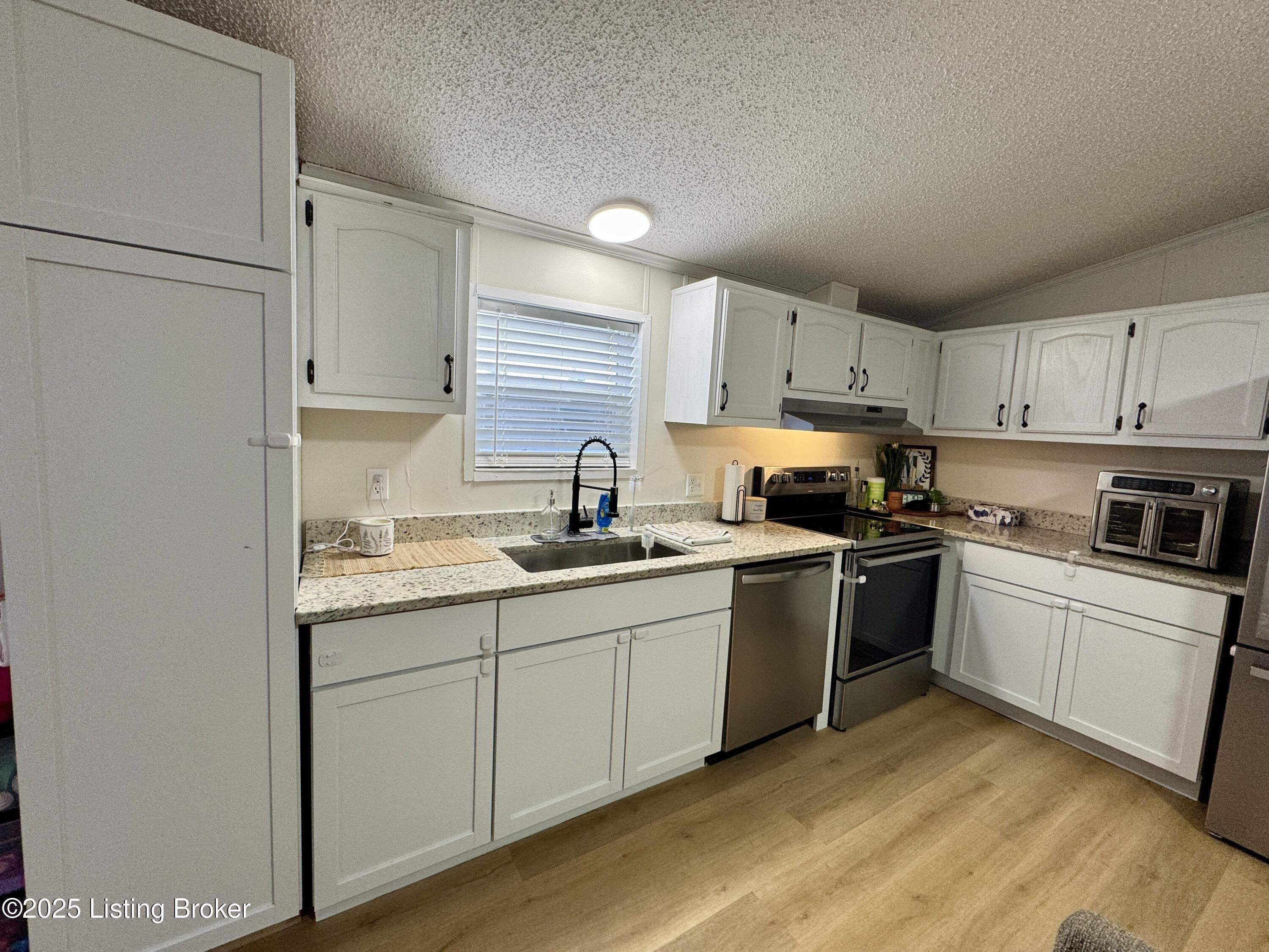 623 Borders Ln. Bardstown, KY 40004