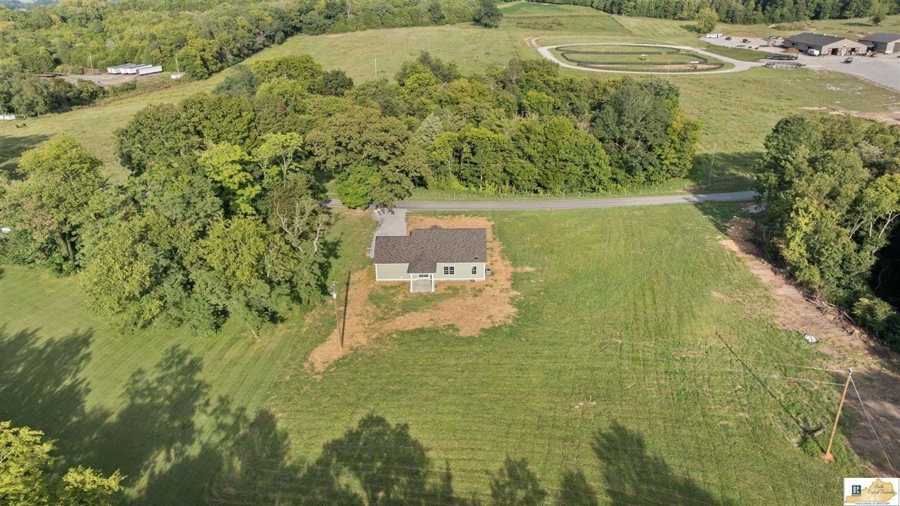1521 Short Cut Road. Horse Cave, KY 42749