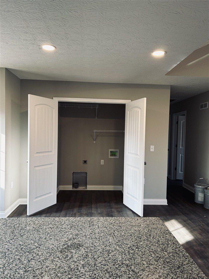 12649 Old Bowling Green Road. Smiths Grove, KY 42171