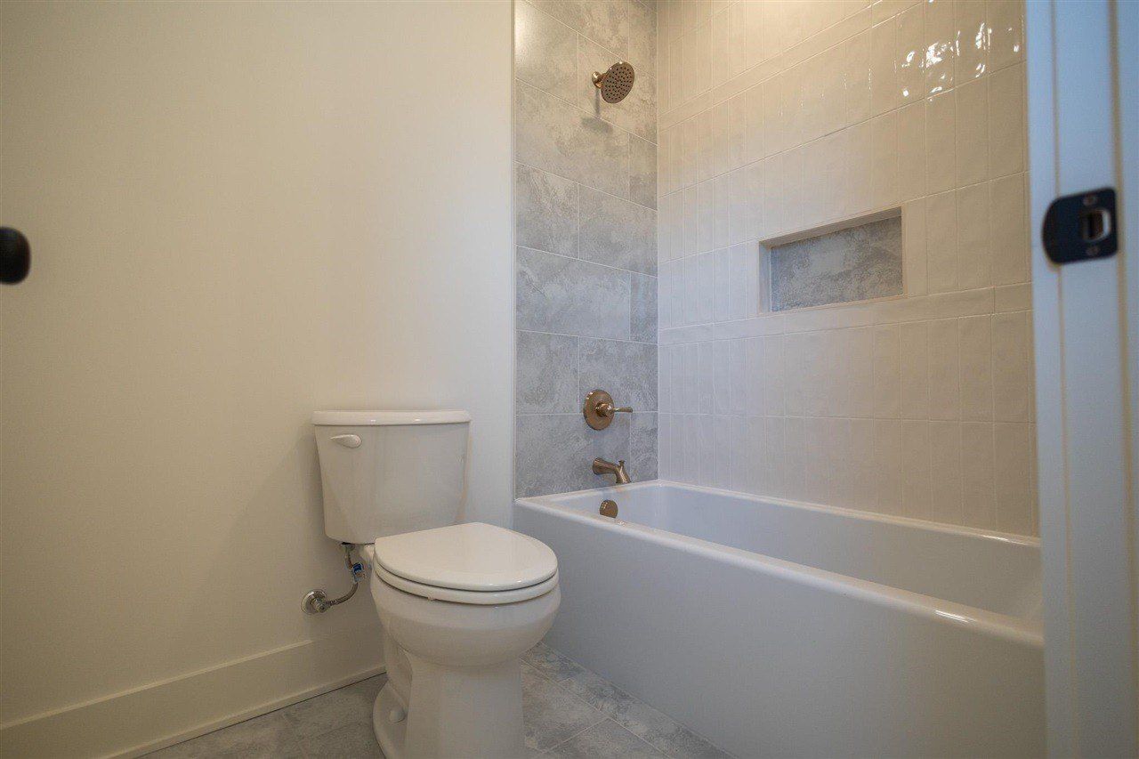 1032 Paddlers Way. Alvaton, KY 42122