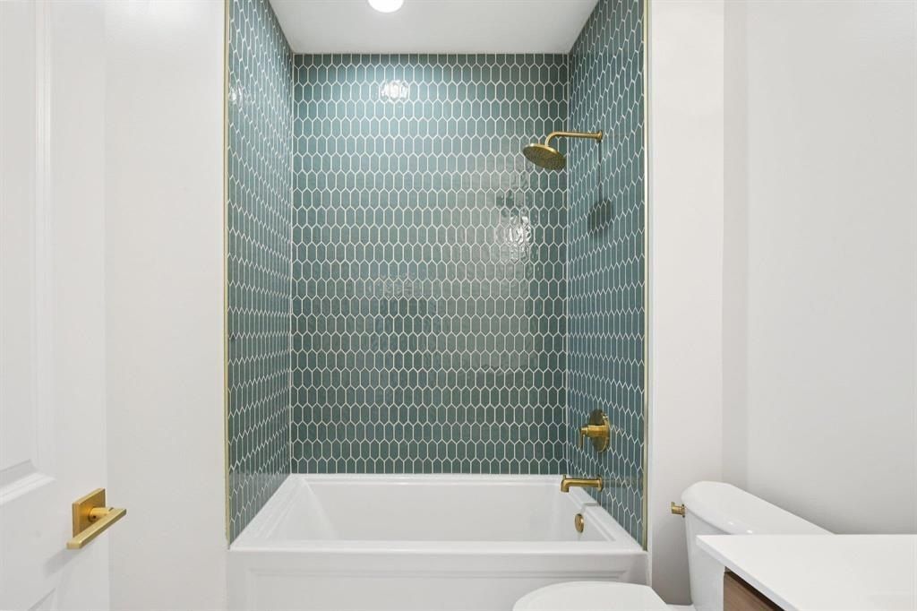 560 Snap Hook Loop. Owensboro, KY 42303