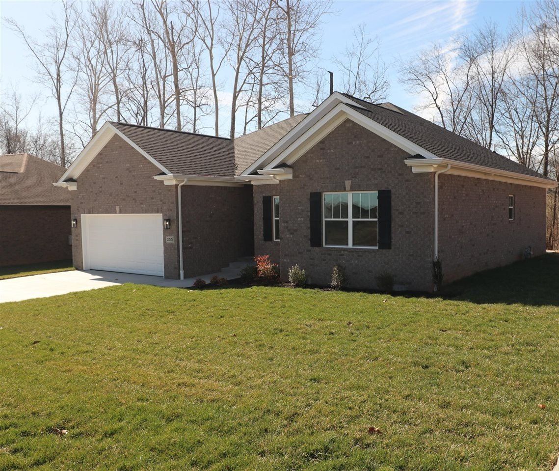 300 Claiborne Circle. Franklin, KY 42134