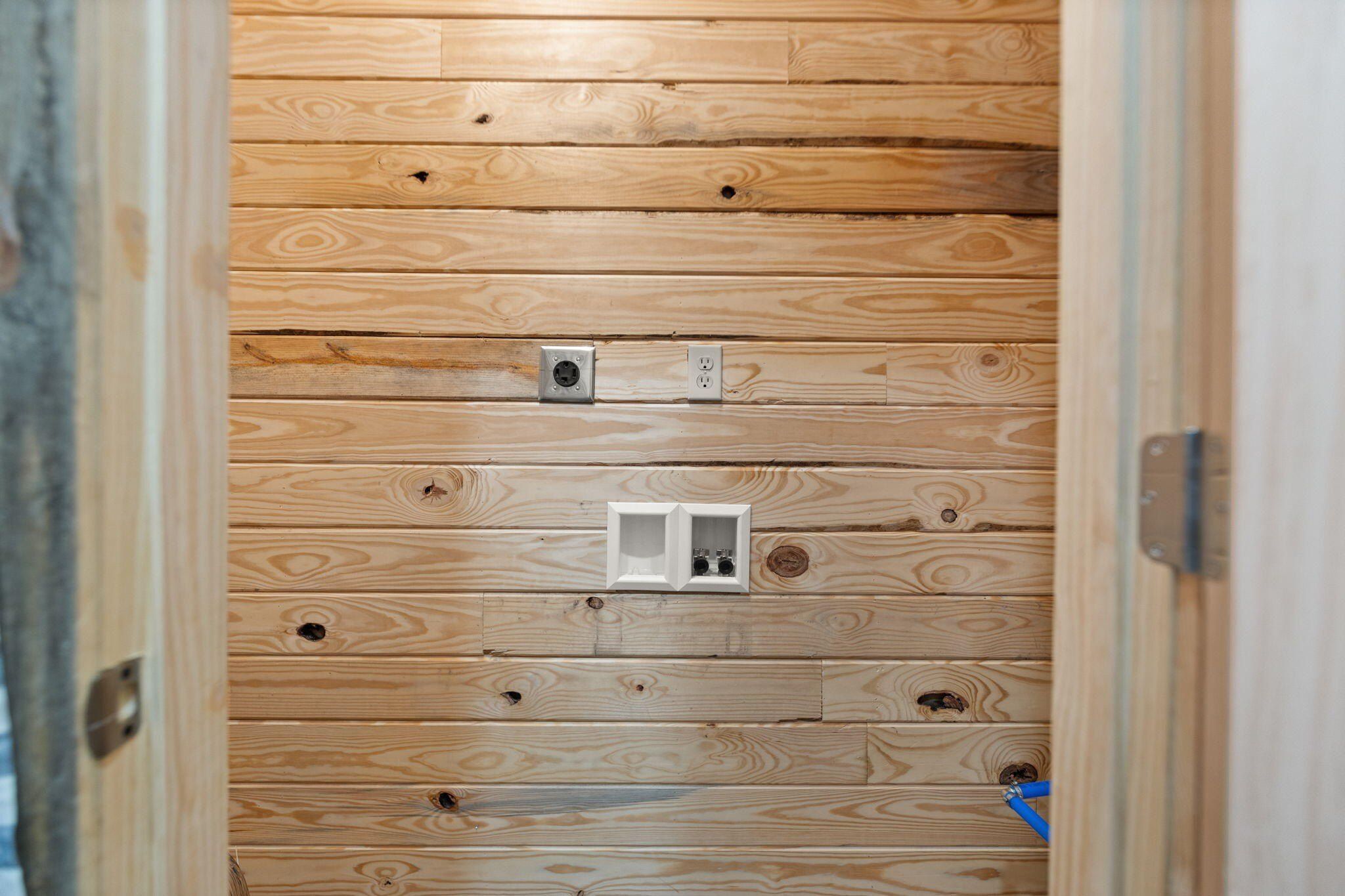 1260 Barnes Mountain Road. Irvine, KY 40336