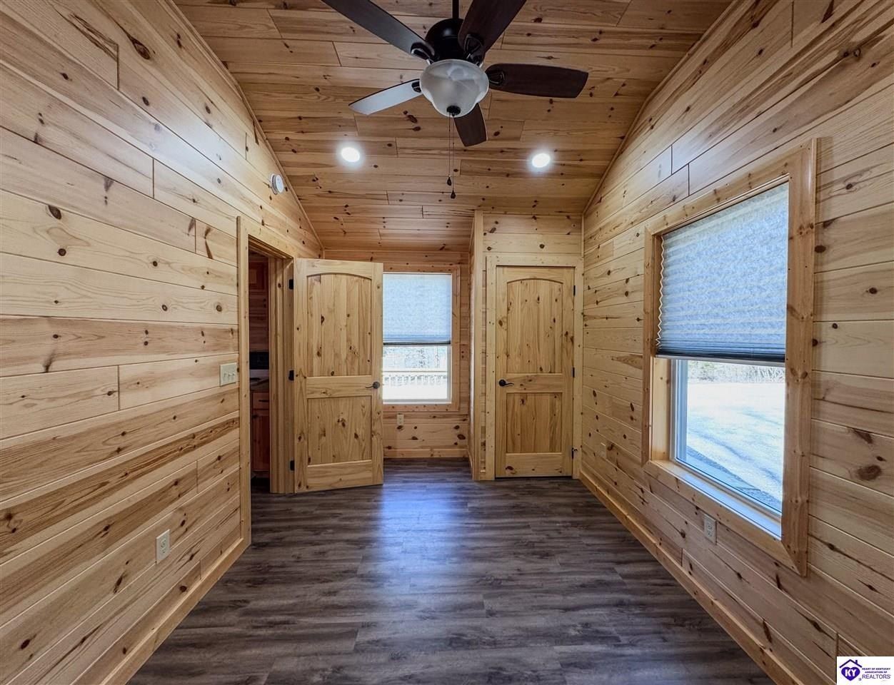 3238 Cave Hill Road. Munfordville, KY 42765