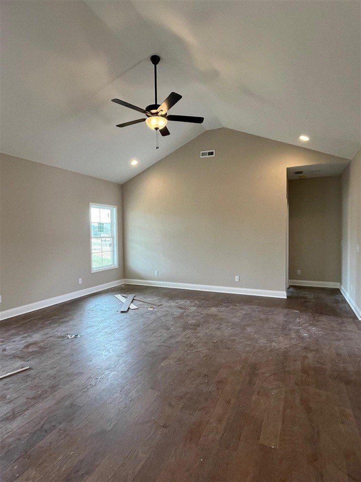 1335 Helmsdale Avenue. Bowling Green, KY 42101