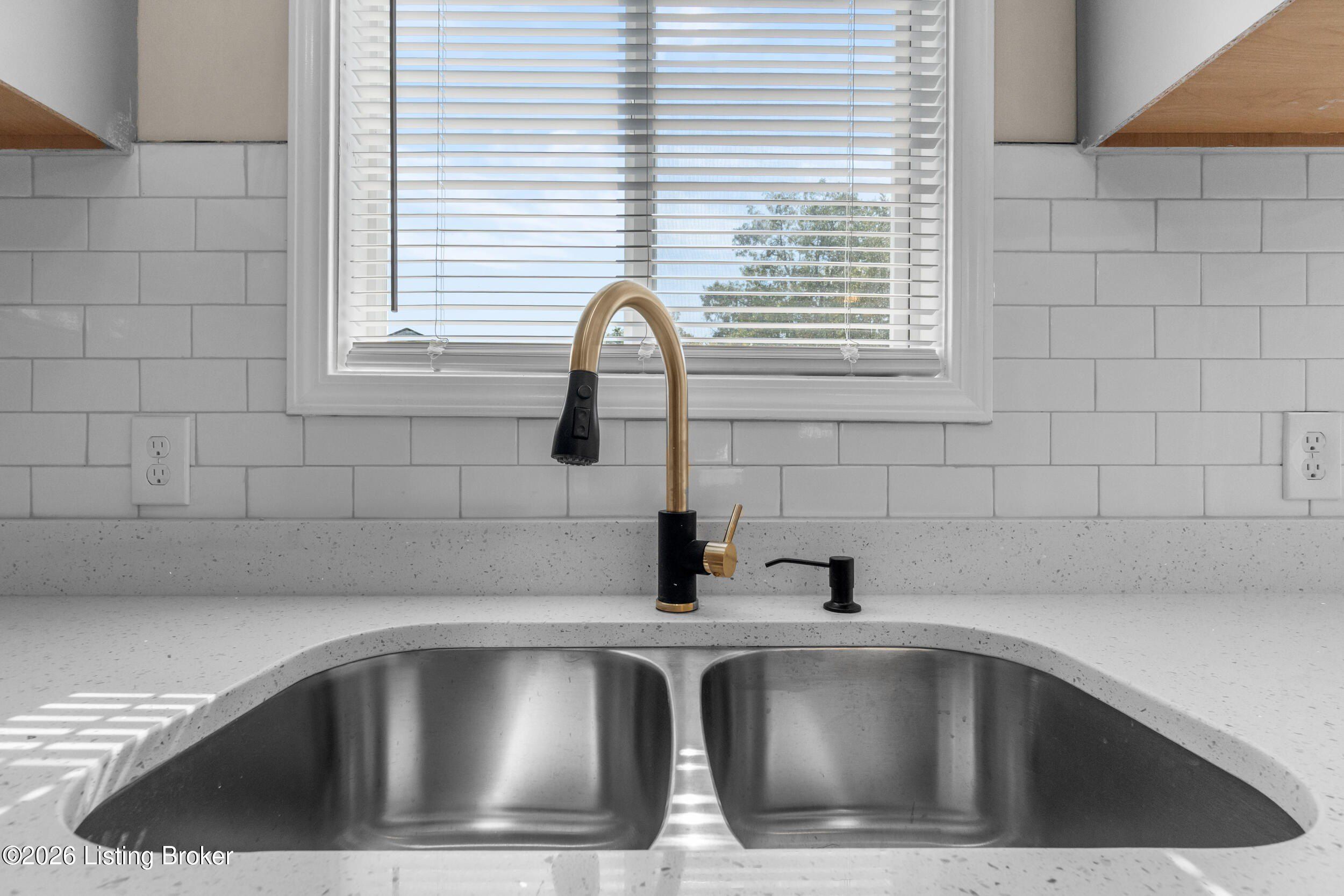 6502 Kenmore Ave. Louisville, KY 40216