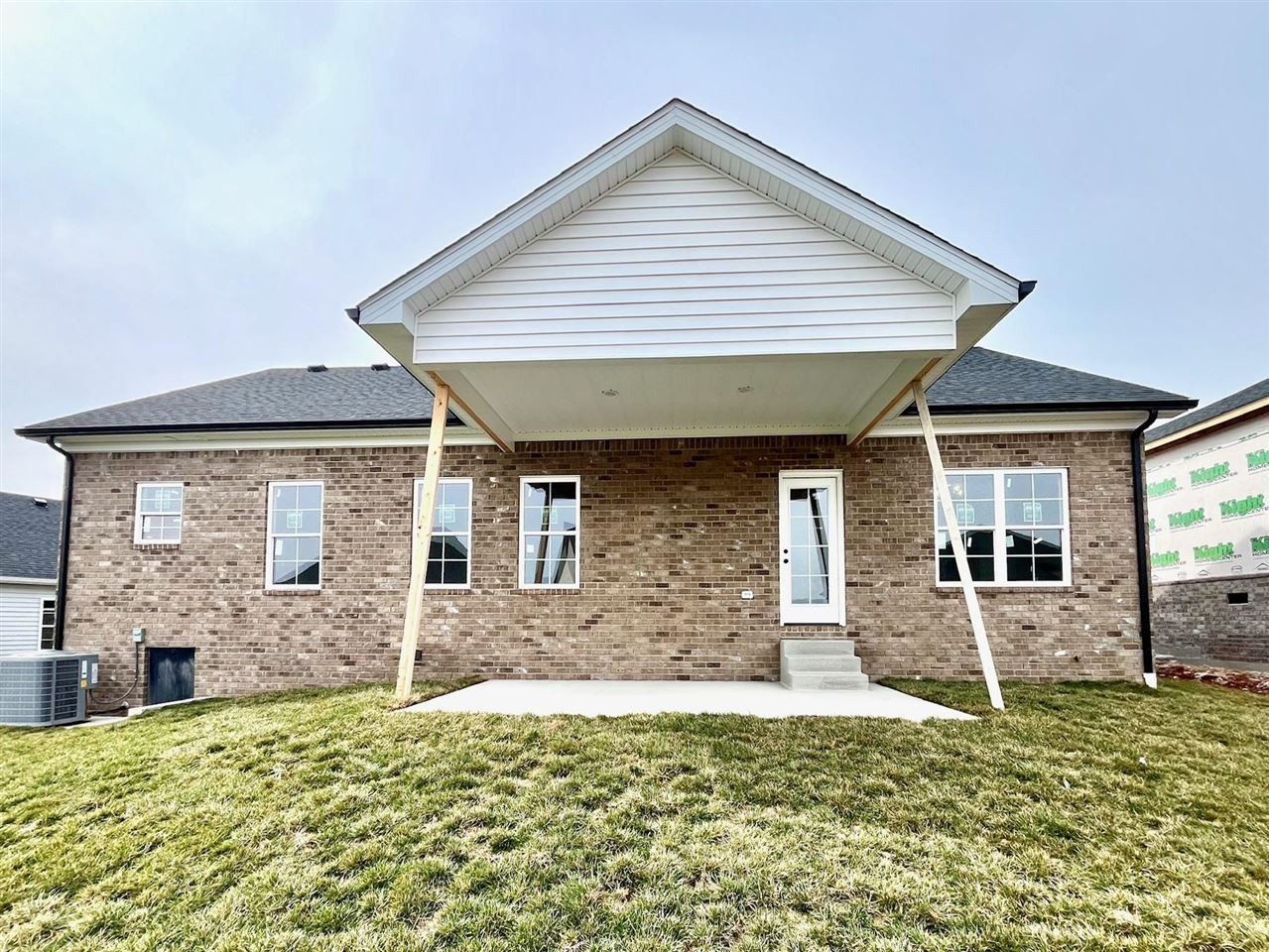 1335 Helmsdale Avenue. Bowling Green, KY 42101