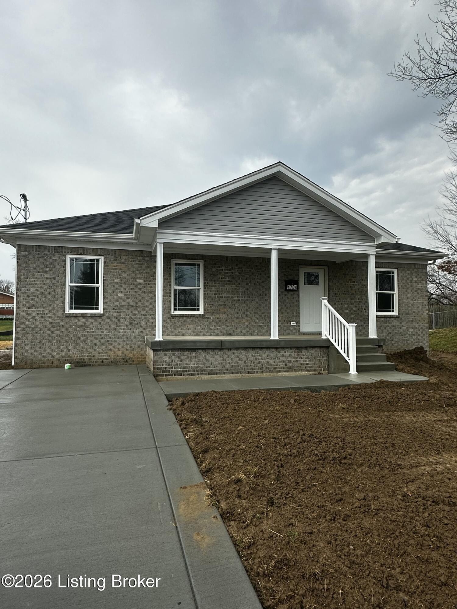 4704 Quinn Dr. Louisville, KY 40216