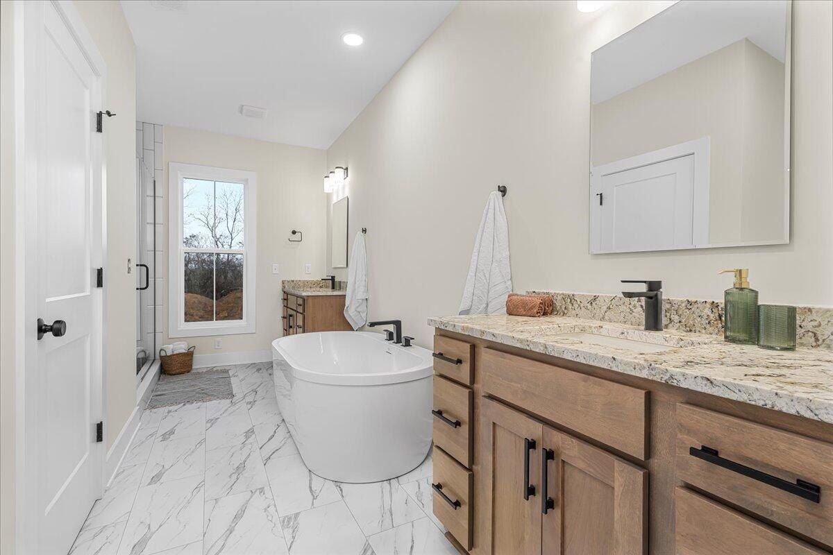 176 Maple Lawn Circle. Nicholasville, KY 40356