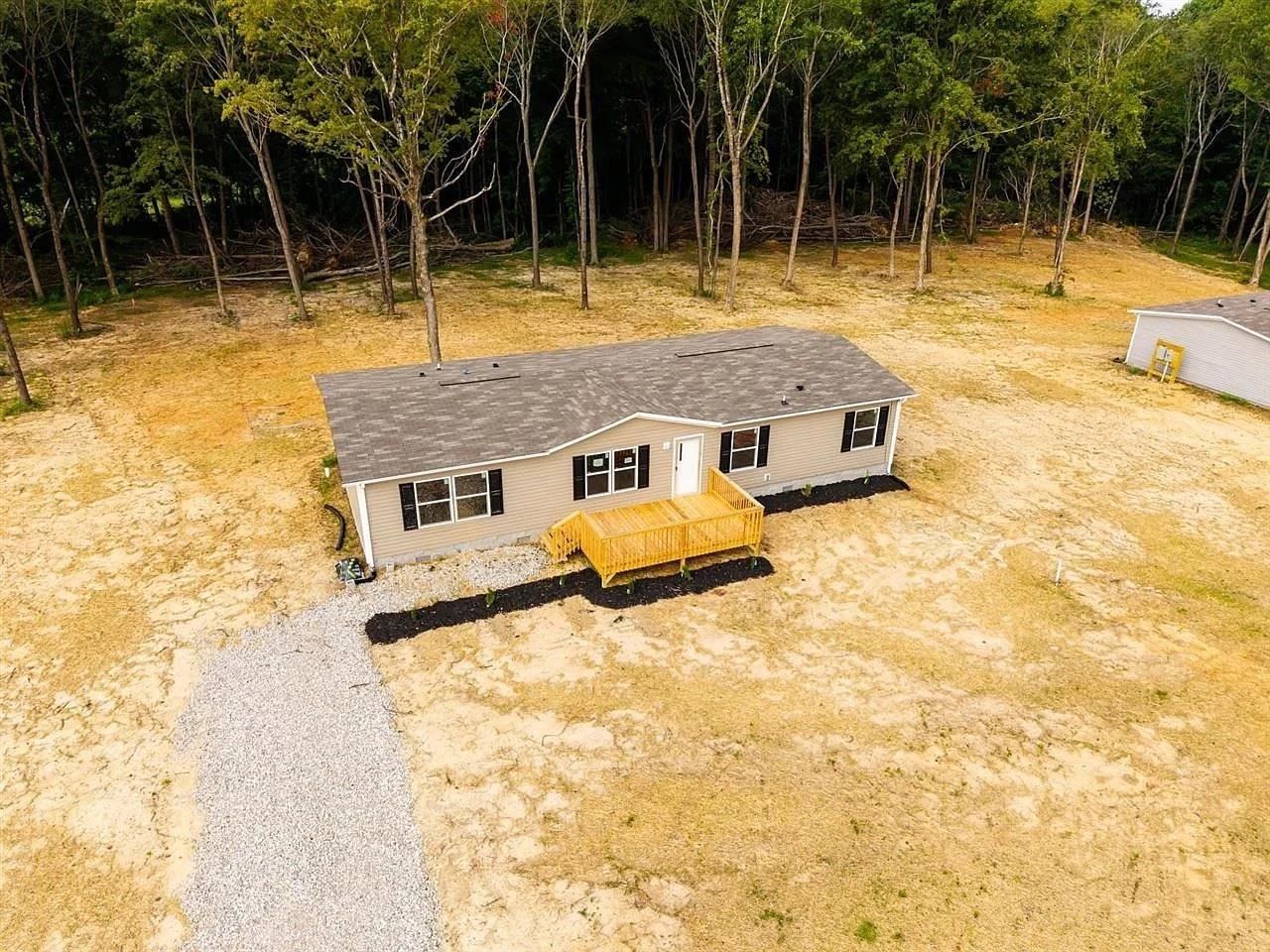 1387 Apple Grove Road. Smiths Grove, KY 42171