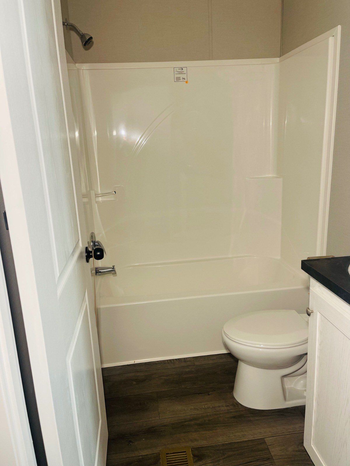 28 Flagship. Nicholasville, KY 40356