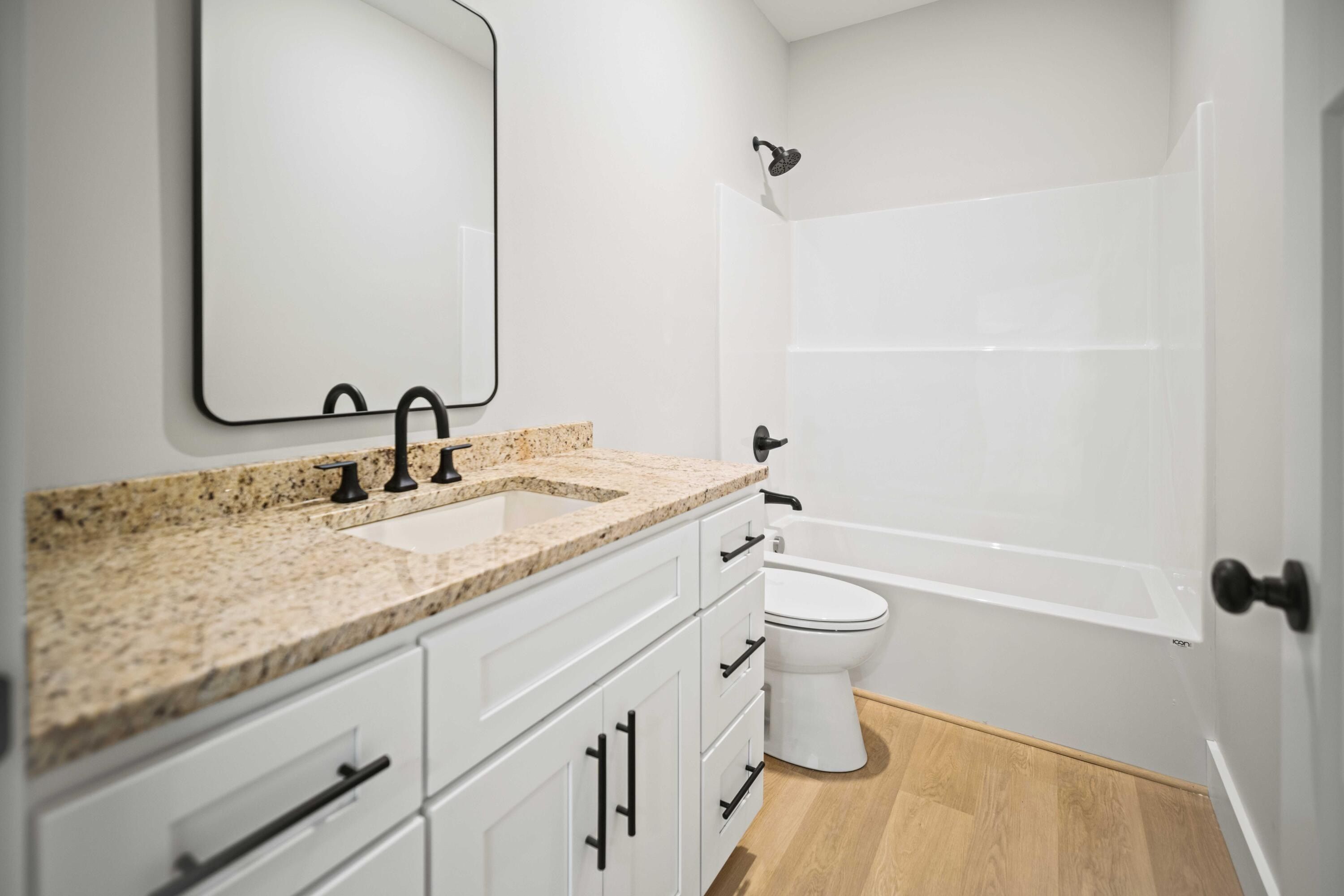 221 Pine Tree Circle Drive. Nancy, KY 42544