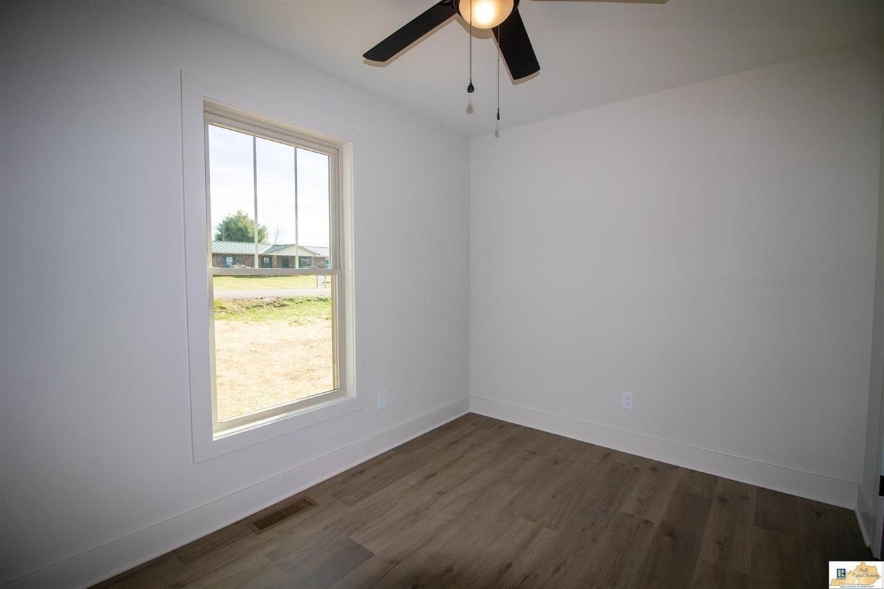 285 Sandalwood Drive. Bowling Green, KY 42101