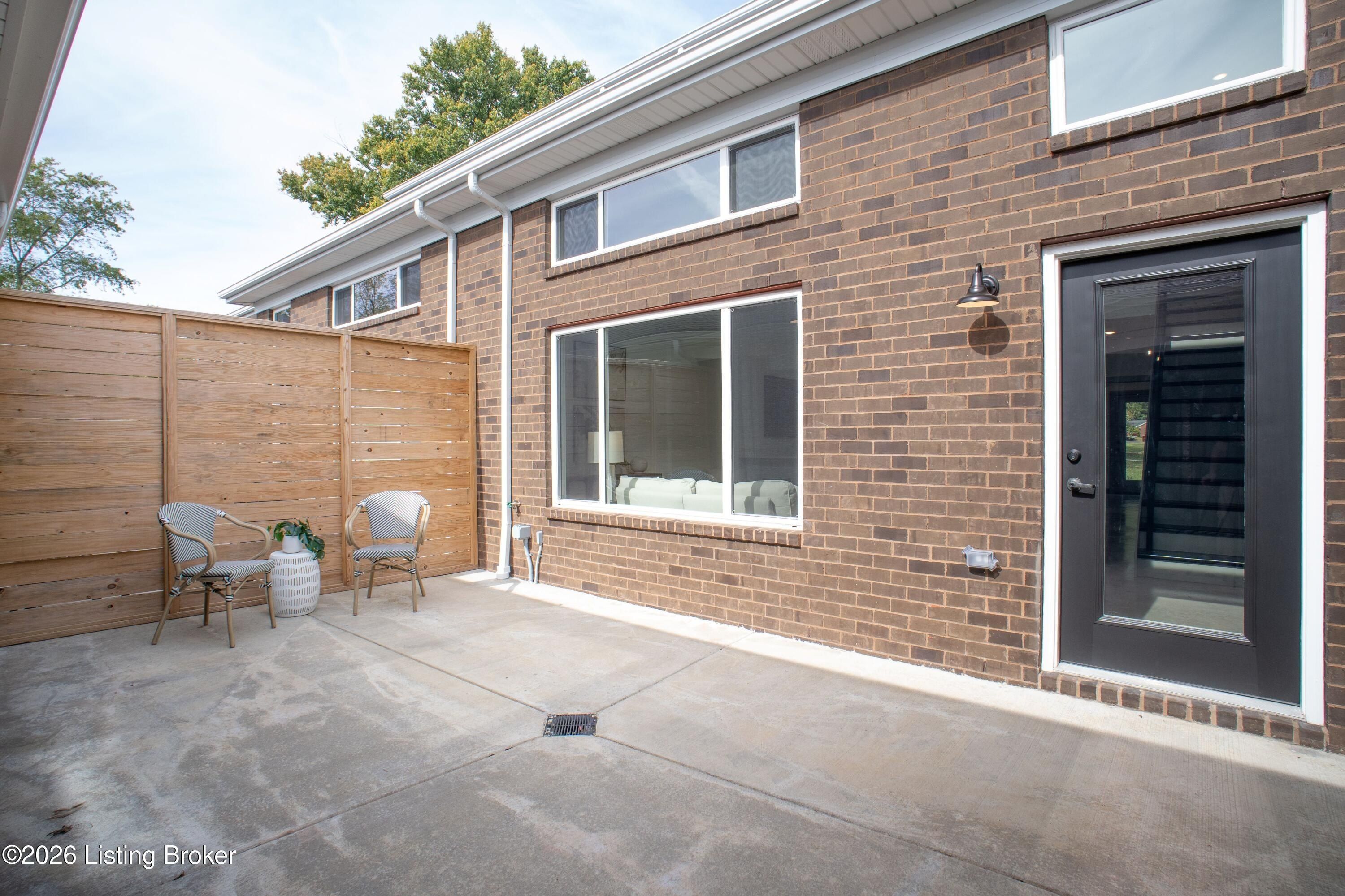 607 Burnett Farm Ln. Louisville, KY 40243