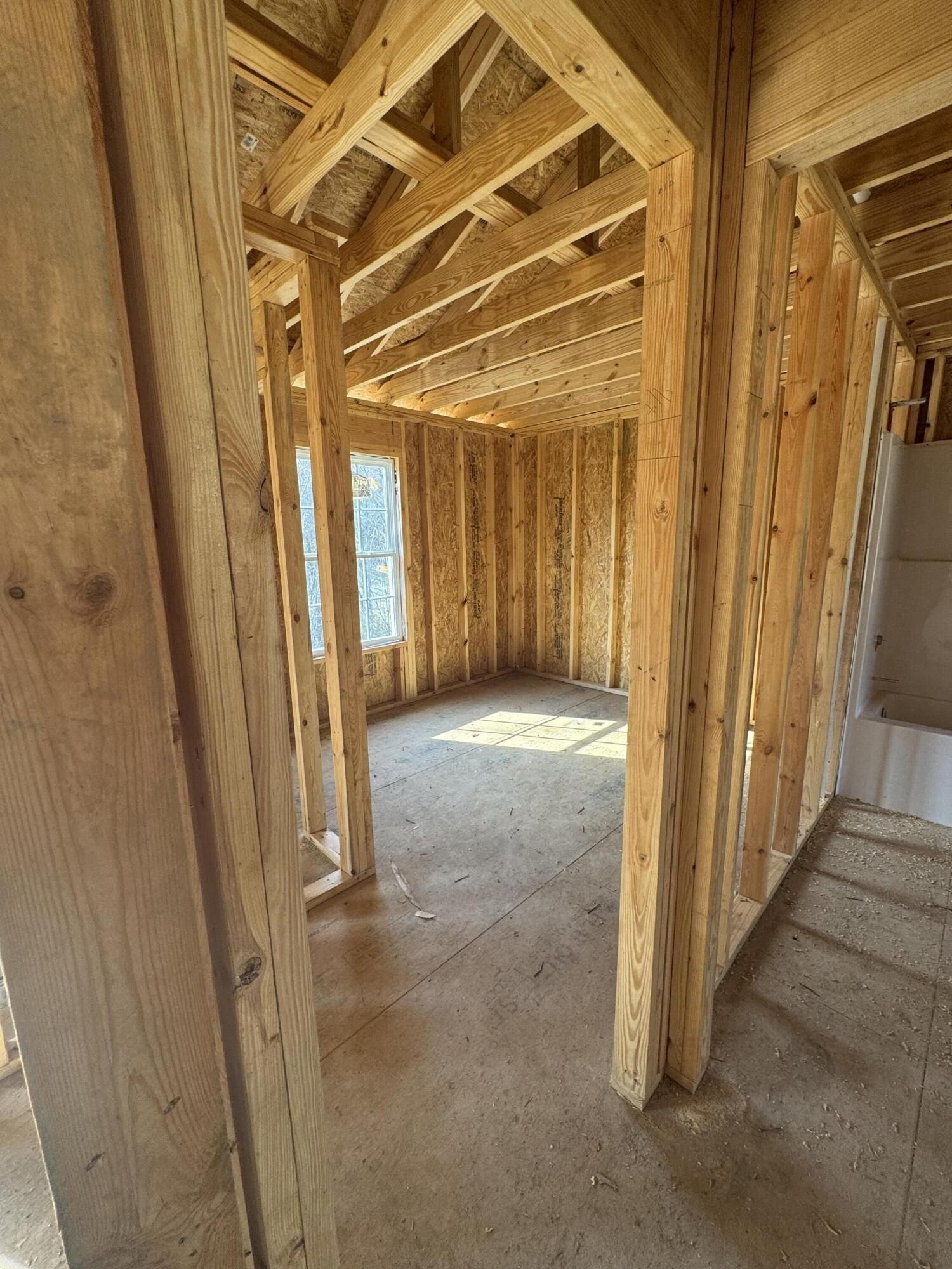 76 Whispering Oaks Lane. Manchester, KY 40962