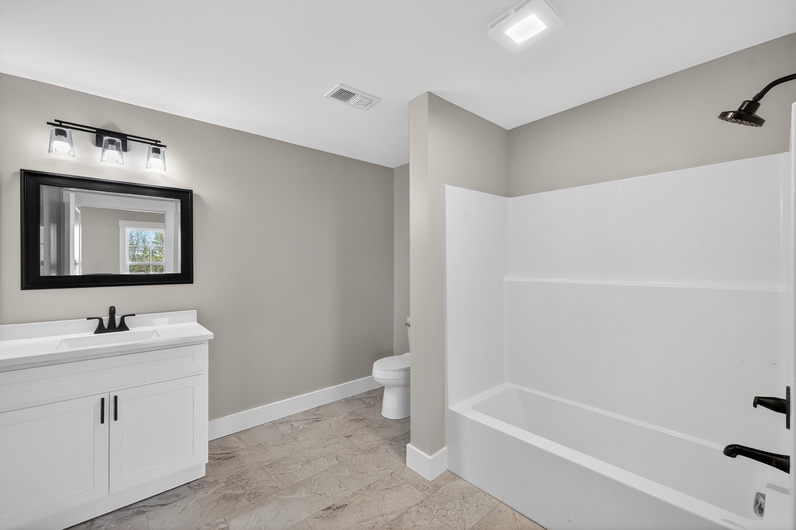 195 Lakeland Drive. Harrodsburg, KY 40330