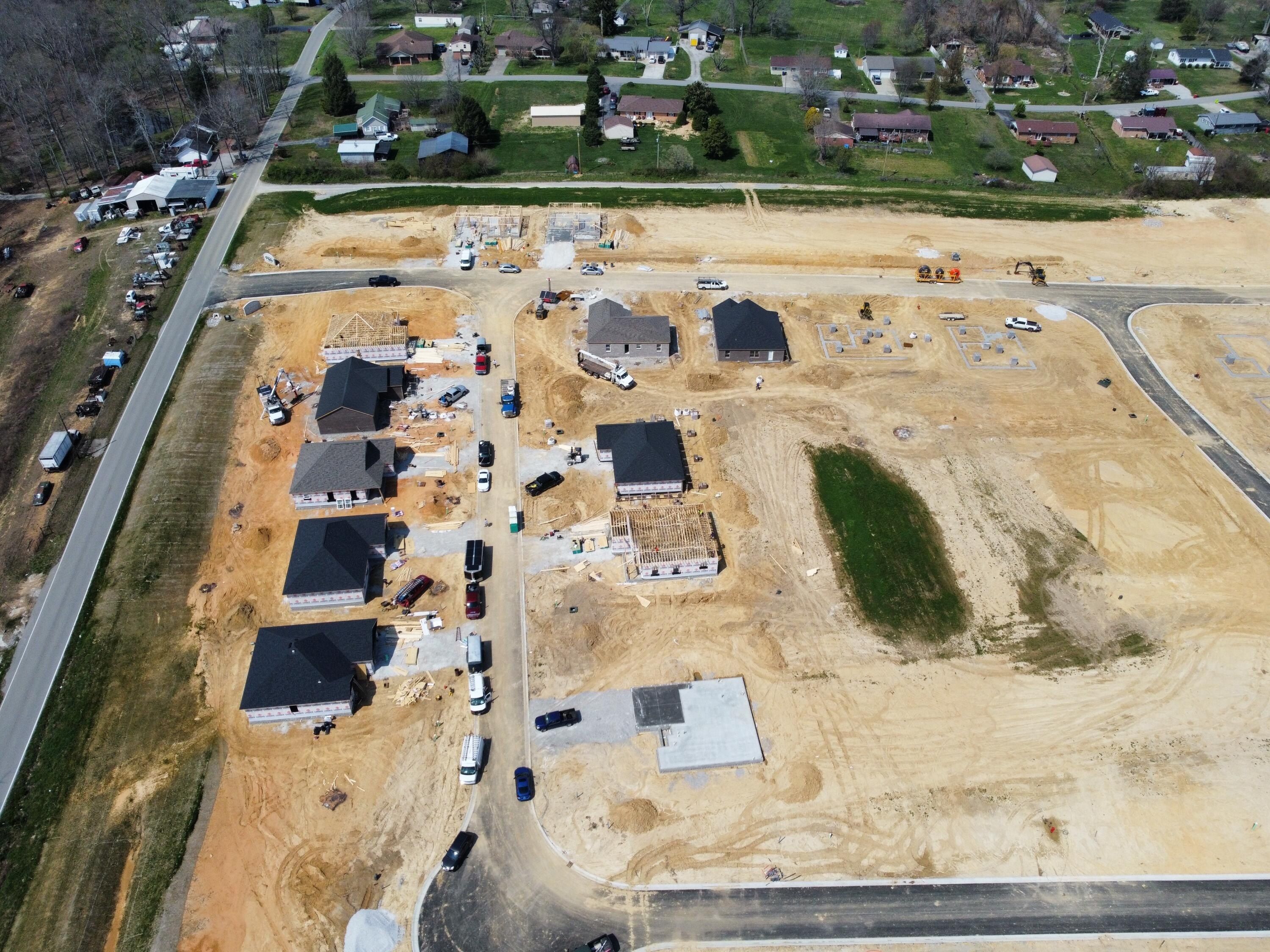 302 Cinchpost Circle. London, KY 40744