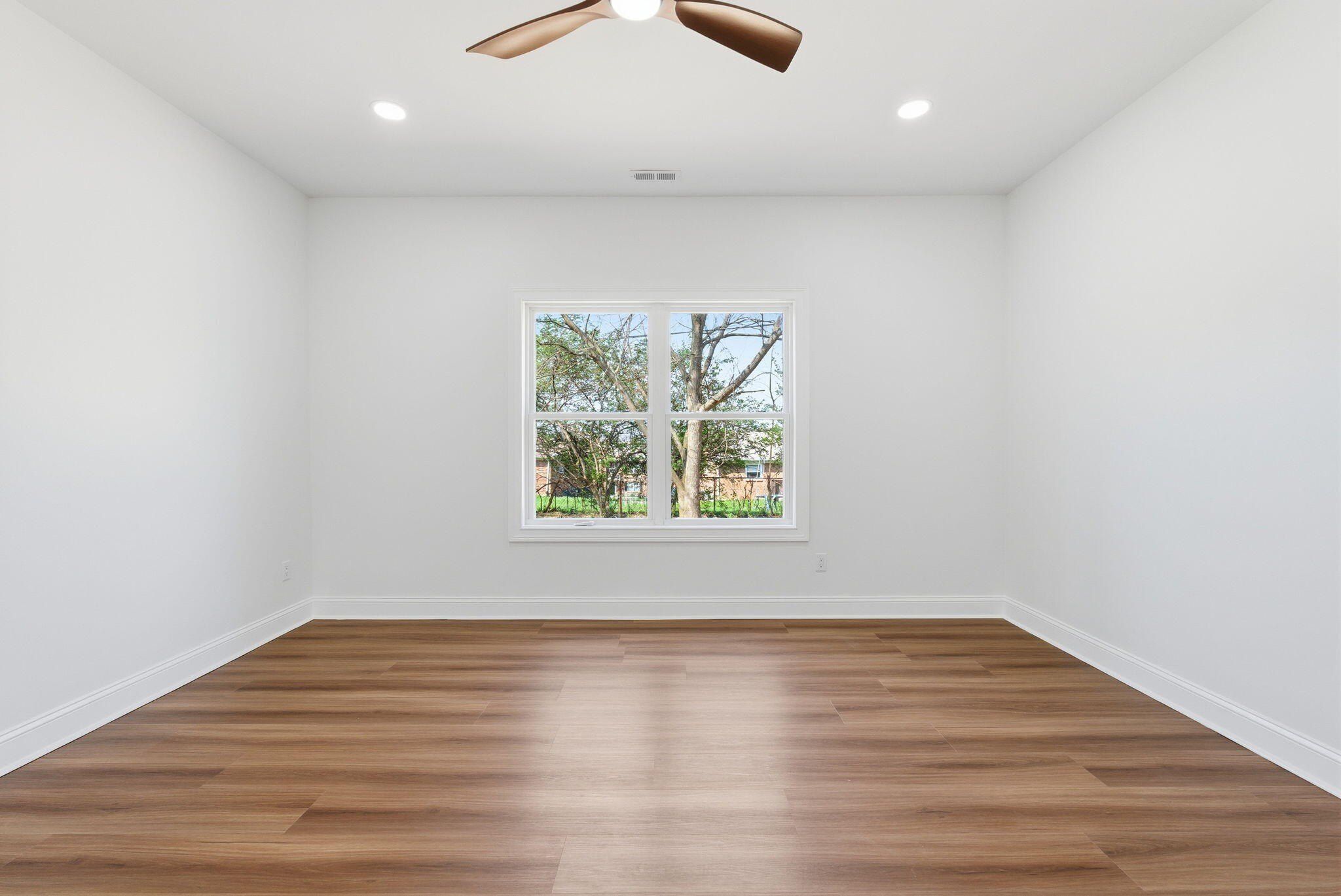 1269 Golden Gate Park. Lexington, KY 40517