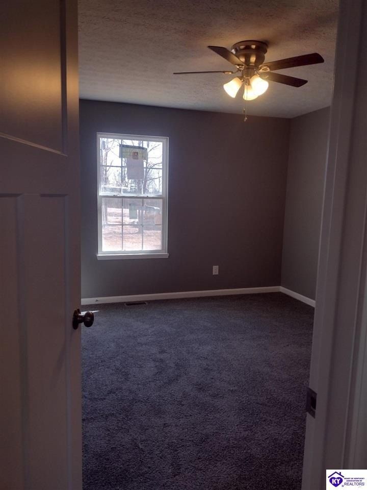 557 Roy Road. Eastview, KY 42732