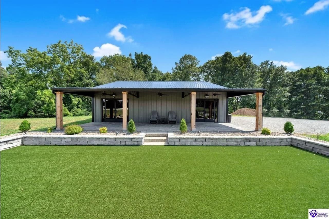 200 Vivienne Trace. Clarkson, KY 42726