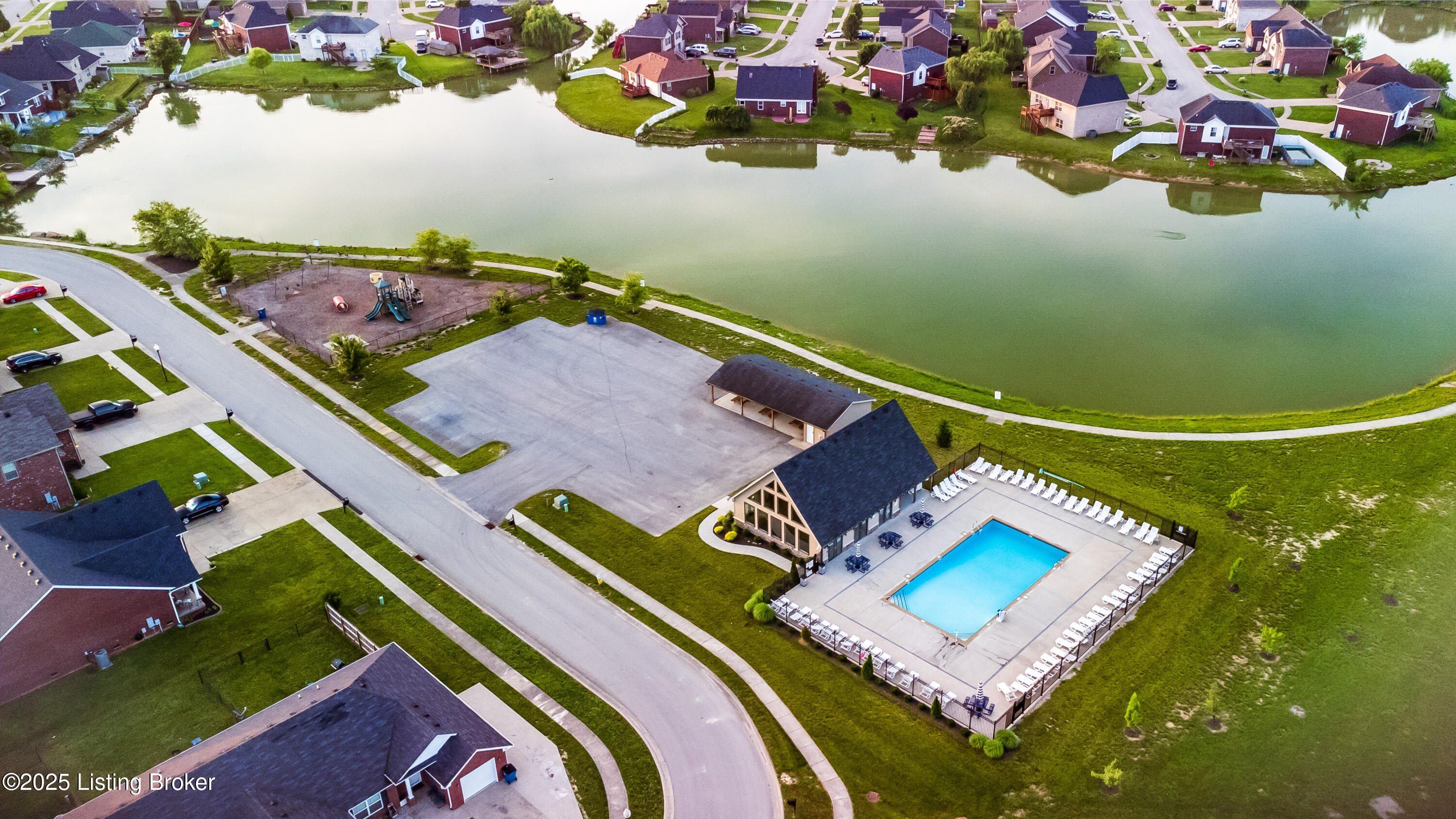 306 Mud Hen Dr. Shepherdsville, KY 40165