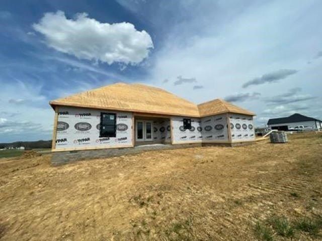 Lot 5 Courtlynn Drive. Smiths Grove, KY 42171