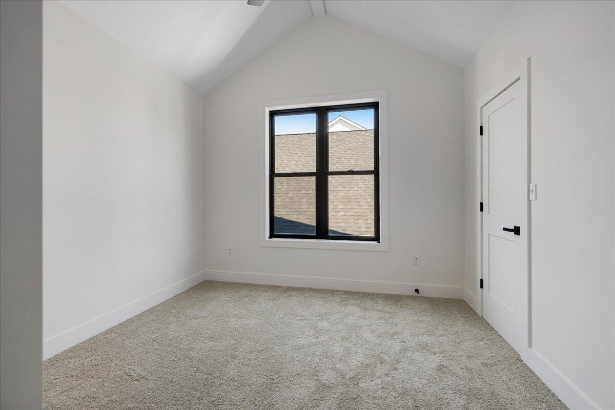 1069 Squirrel Nest Lane. Lexington, KY 40509