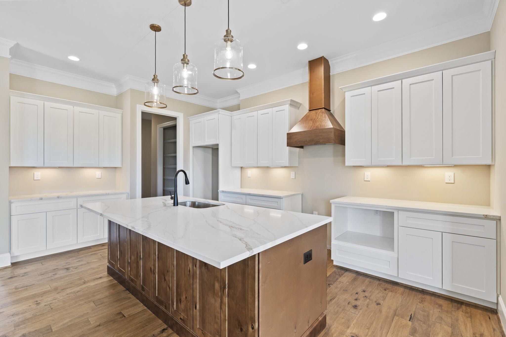 4157 Meadowlark Road. Lexington, KY 40509