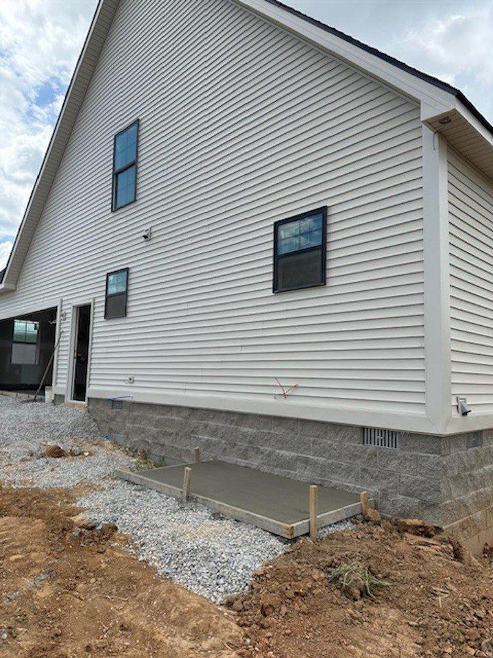 2092 Bethel Lane. Bowling Green, KY 42103