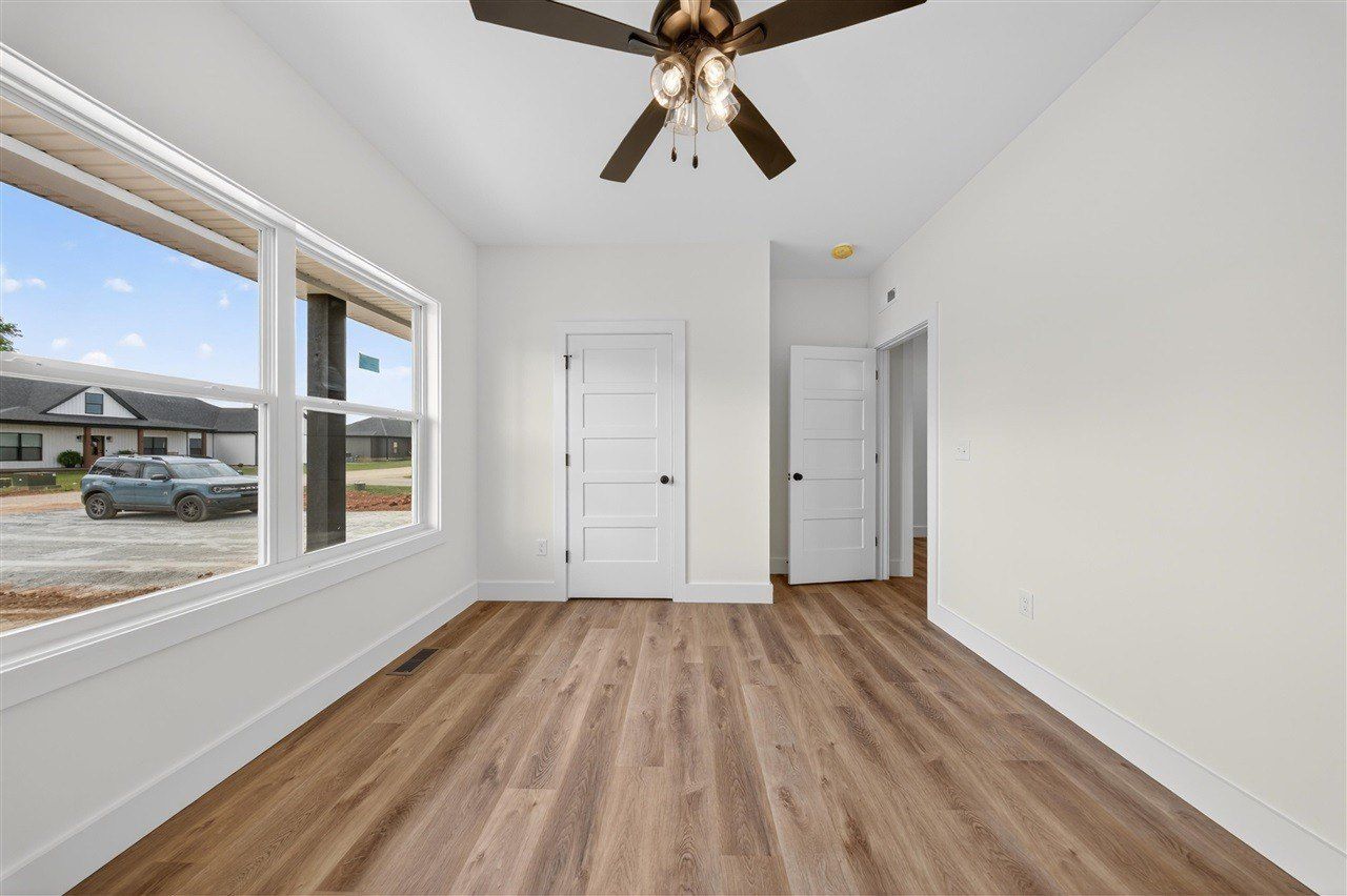 131 Mccutchen Court. Auburn, KY 42206