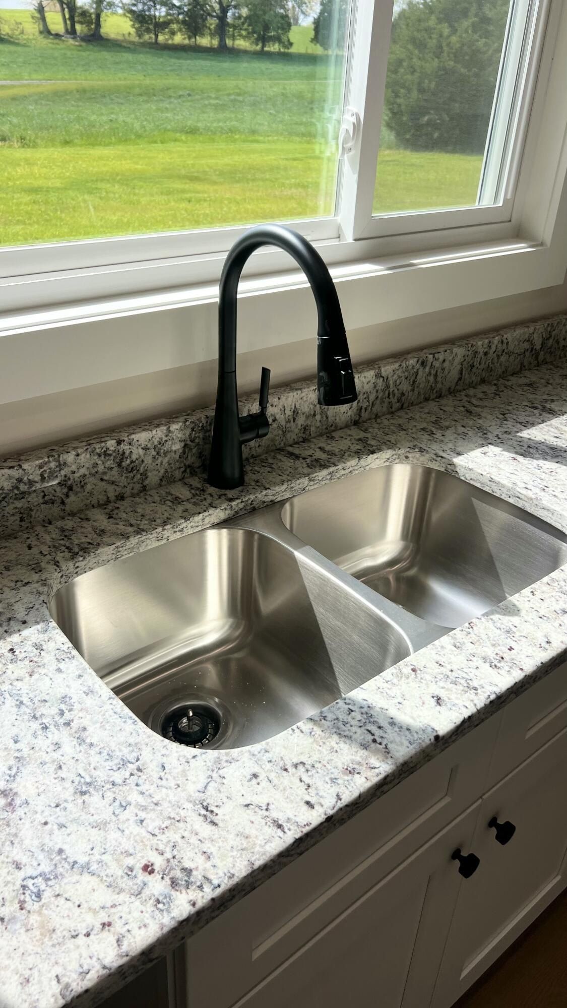 512 Cliffside Drive. Russell Springs, KY 42642