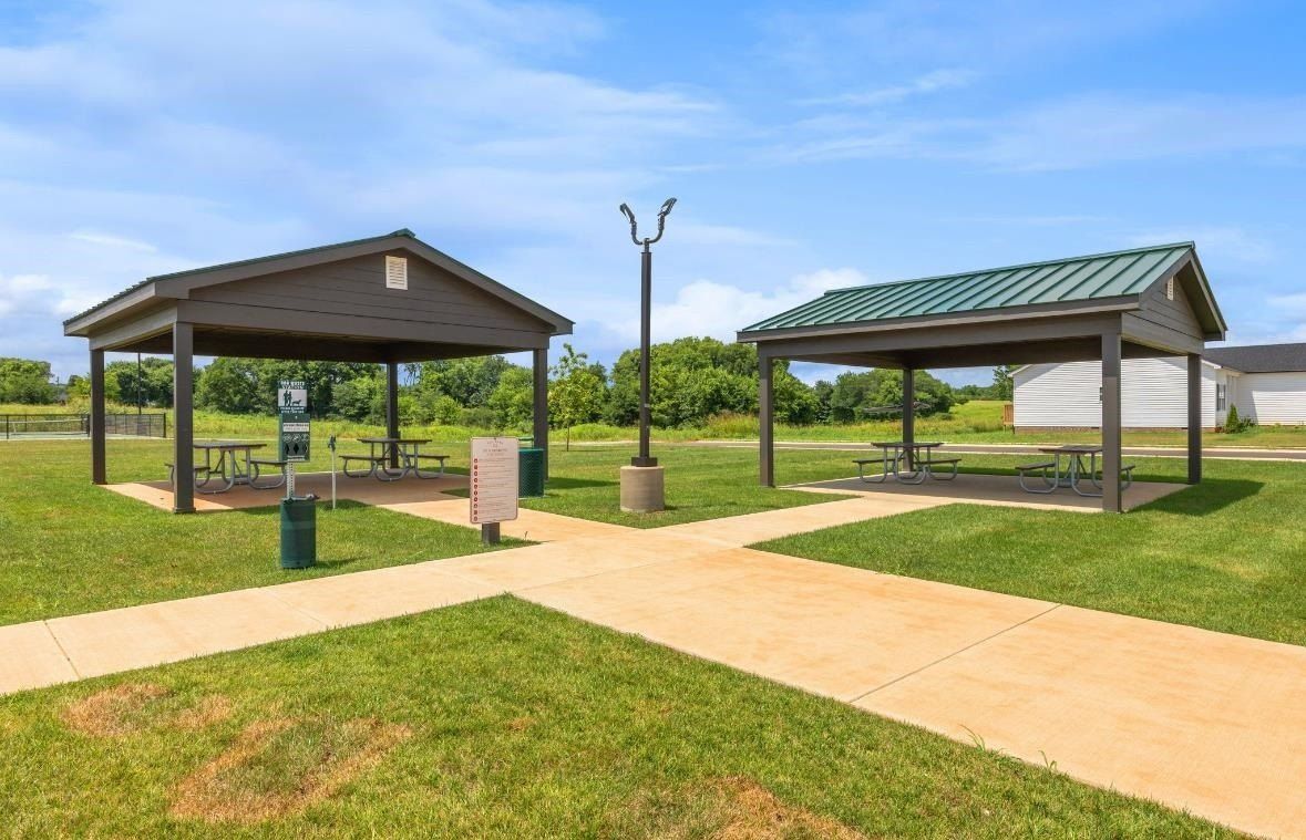 1359 Rhythm Lane. Bowling Green, KY 42101